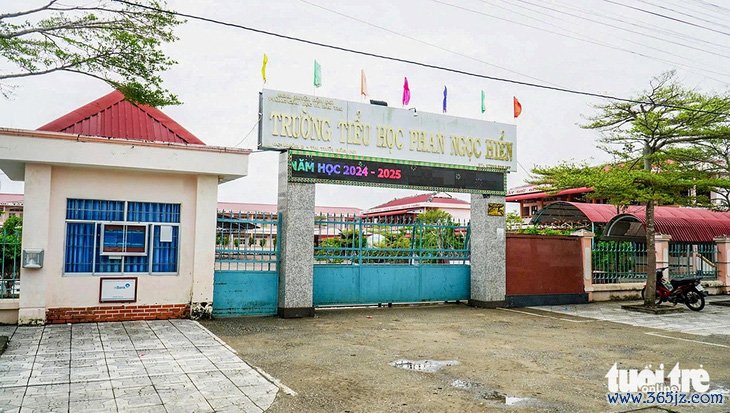 Trường bị tố 'ép học sinh mua sách Stem'， Sở Giáo dục và Đào tạo nói gì? - Ảnh 1.